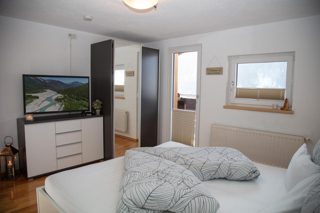 Ferienhaus Hochvogel Hinterhornbach エクステリア 写真
