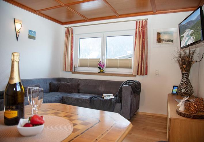 Ferienhaus Hochvogel Hinterhornbach エクステリア 写真